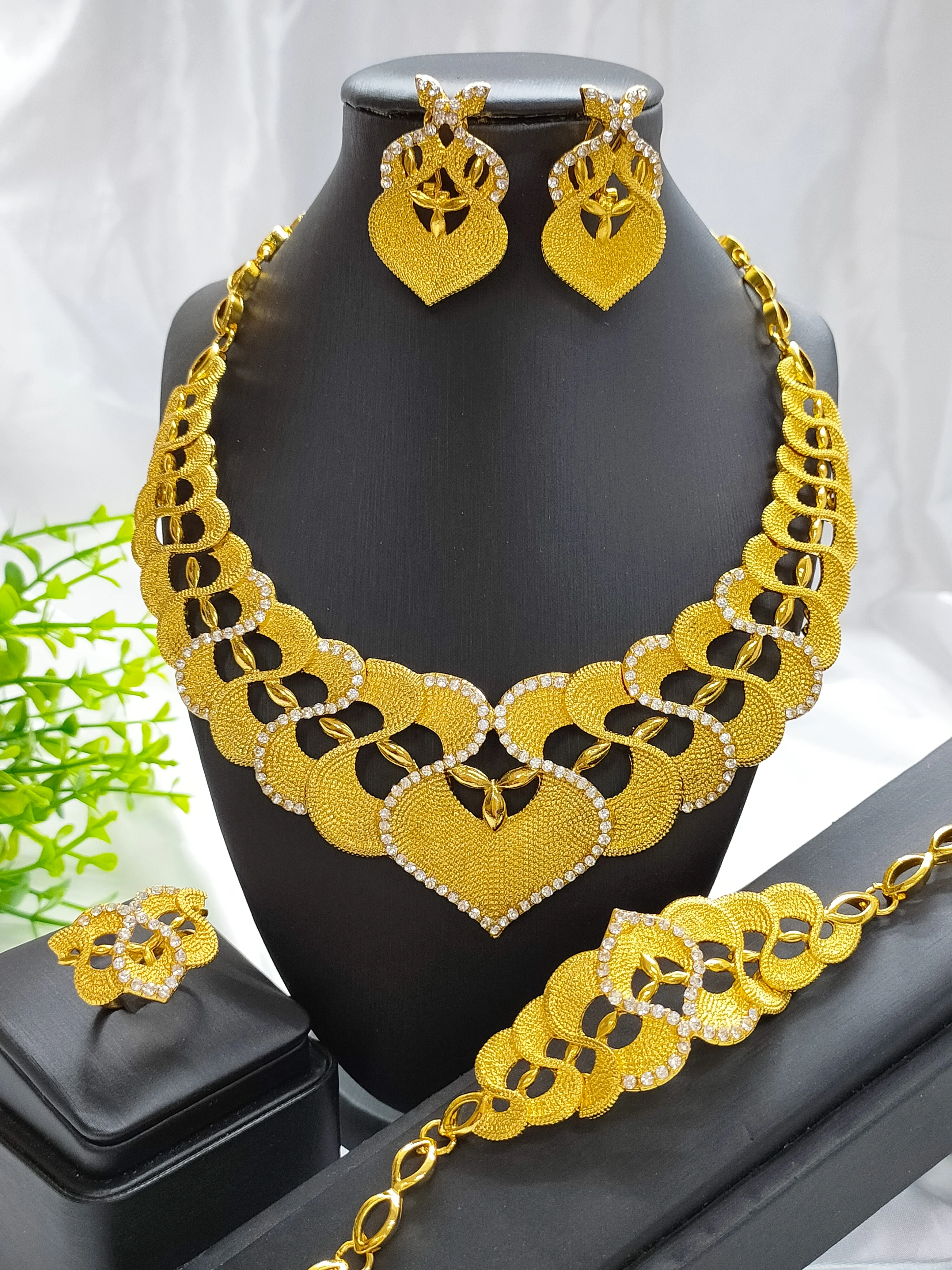 2024 Womens Ethiopian Gold Color Jewelry Set Bridal Dubai Jewellery Wedding Brazilian Eritrean African Earring Necklaces Set