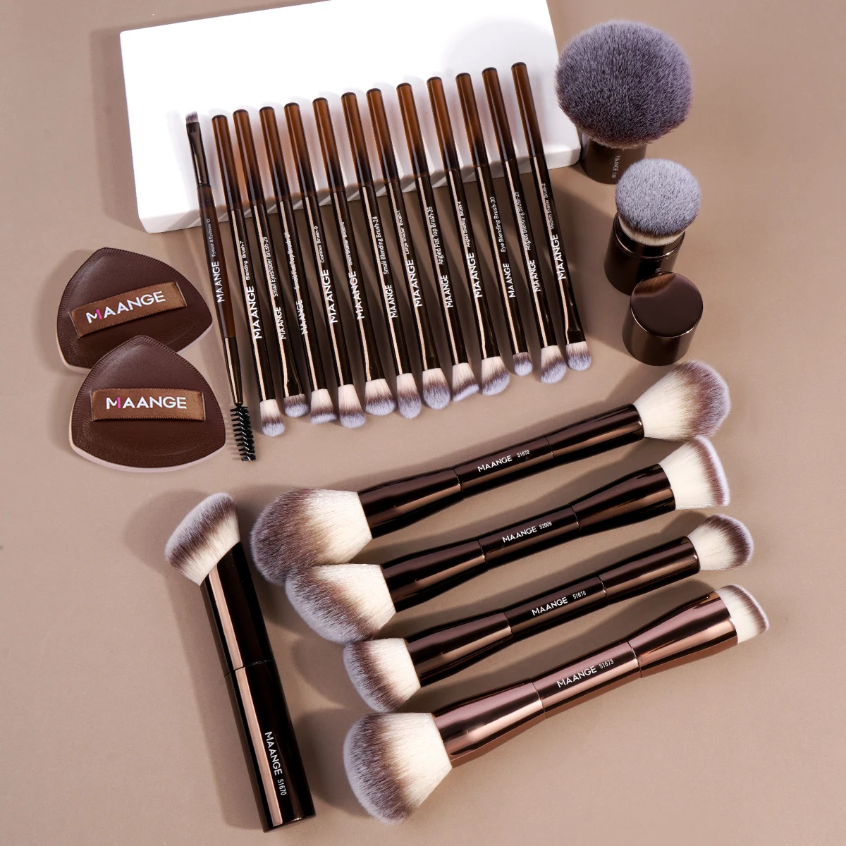 MAANGE 23pcs Makeup Tool Kit 20opcs Makeup Brushes Foundation Blush Concealing Eyeshadow Brush + Bag 2pcs AirCushion Puffs Gift