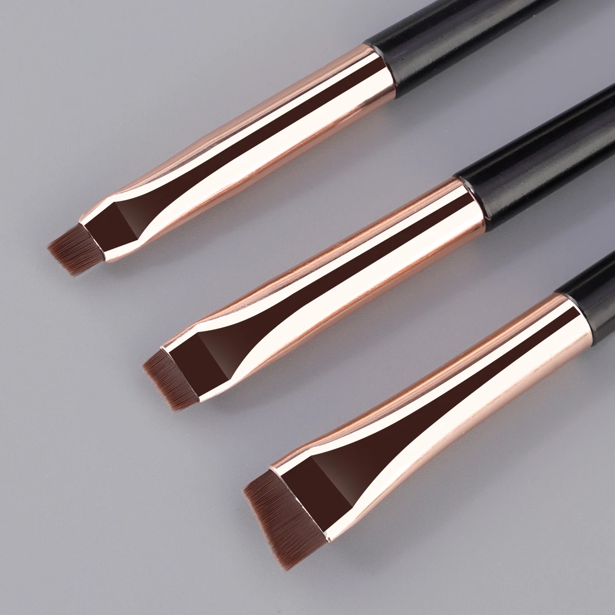 3-Piece Makeup Brush Set: Sickle-Shaped Eyeliner Brush, Fine Angled Eyebrow Brush, Eyeliner Brush, Ultra-Fine Eyeshadow Brush