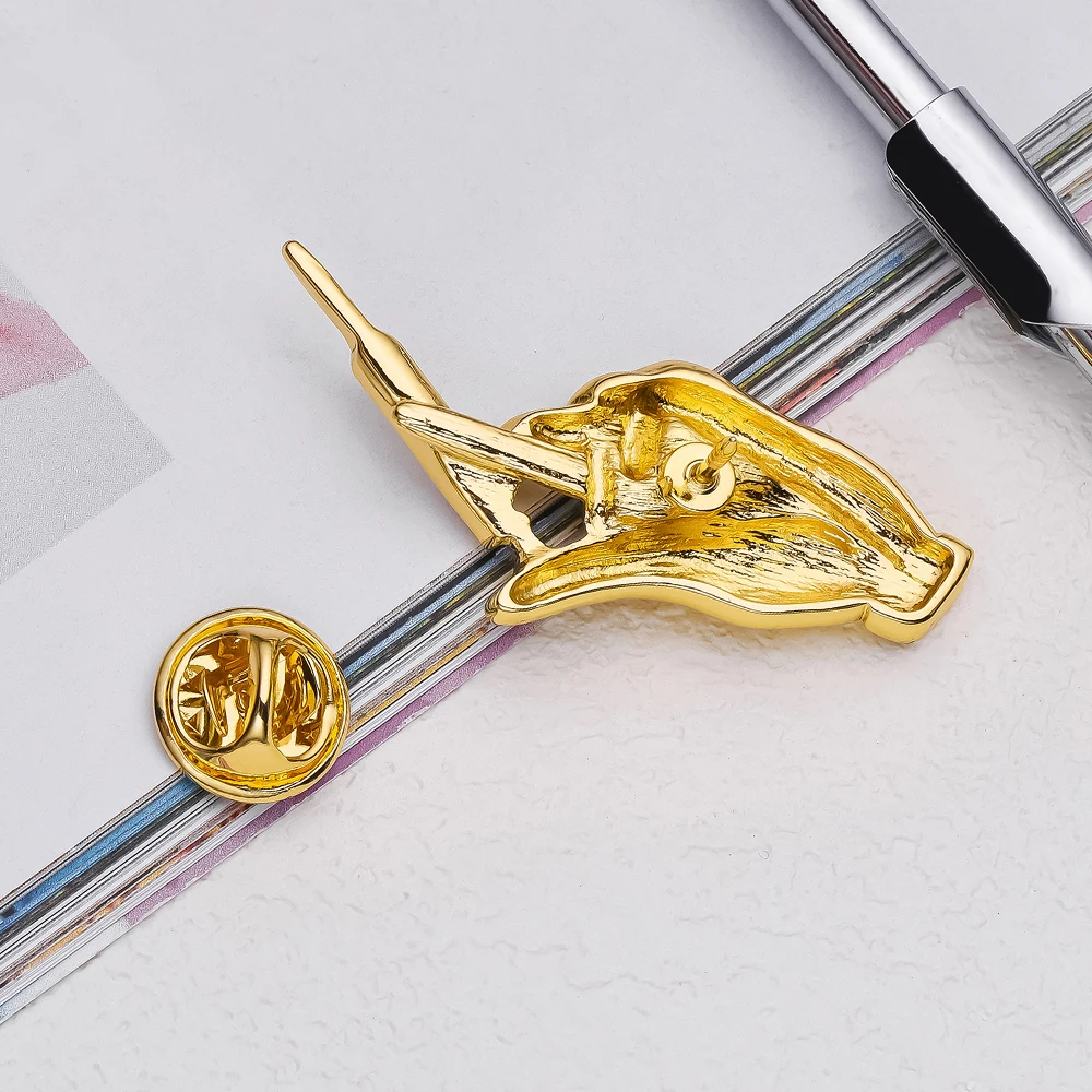 Needle Hand Enamel Brooch Inlaid with Zircon Brooch Jewelry Injection Doctor Nurse Hospital Souvenir Badge Lapel Decoration