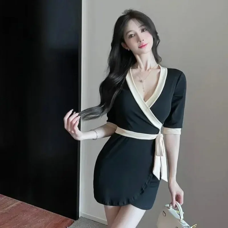 

Summer 2024 Japan and South Korea Low-cut Sexy Hip Skirt V-neck Skirt Light Luxury Foreign Casual Chest Dress Women