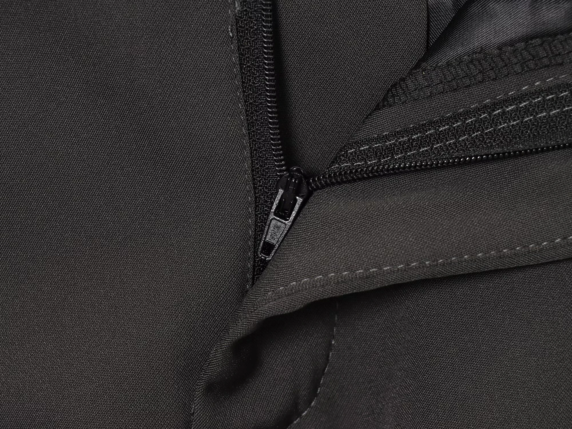 Europäischer und amerikanischer Stil 2025, Herbst, neues Damen-Anzugjacken-Set mit geradem Schnitt und plissiertem kurzem Rock