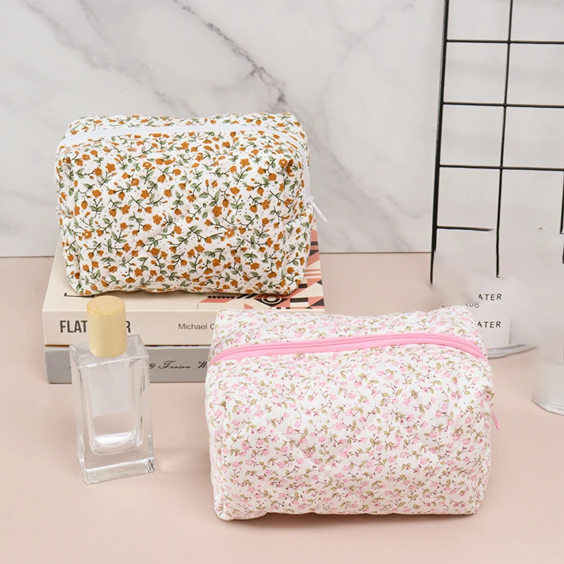 Organizzatore di immagazzinaggio borsa per il trucco trapuntata gonfia floreale borsa per cosmetici stampata con fiori borsa per cosmetici da