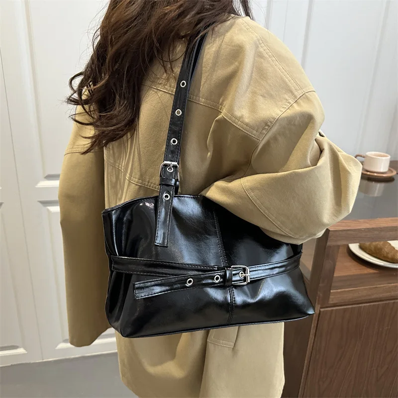 Women's Retro Minimalist Tote Shoulder Bag 2026  Autumn Large Capacity Commuting Top-Handle Hand Bags for Women
