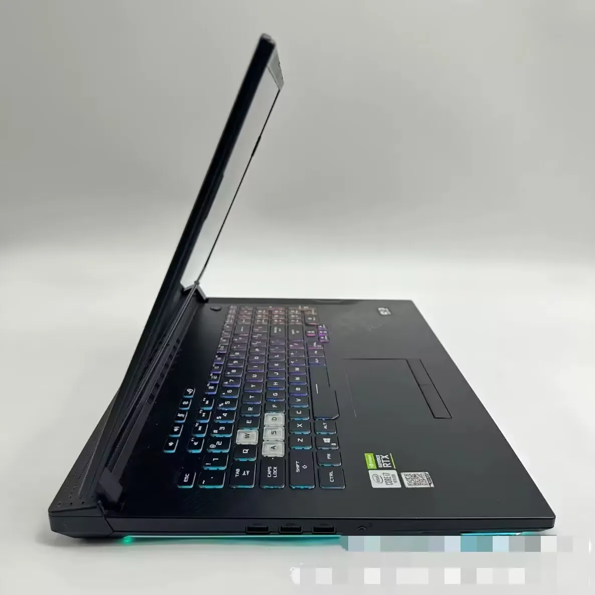 ألعاب الكمبيوتر المحمول aotesier ROG Strix G18 NVIDIA RTX 4060، 32 جيجابايت، 18.0 WQXGA 240 هرتز، كور i9-13900H ألعاب الكمبيوتر المحمول