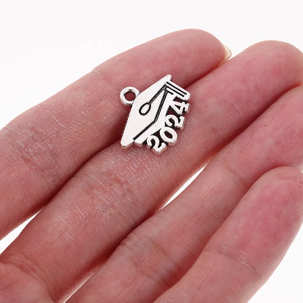 

150pcs Graduation Cap Pendant 2024 Zinc Alloy Charms for Necklace Earring Keychain DIY Jewelry Making Supplies