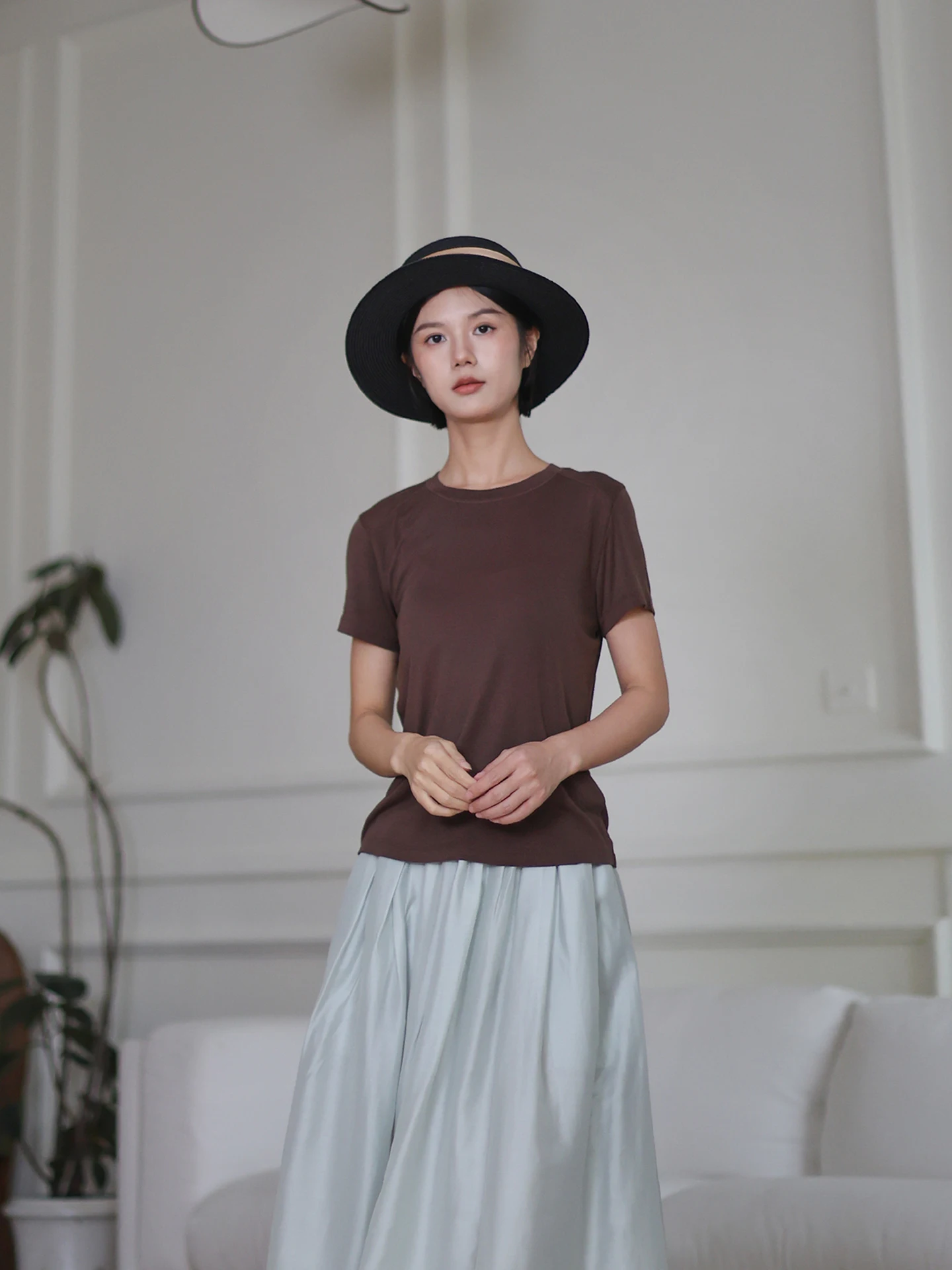 

2026 New Minimalist Casual round Neck Short Sleeve T-Shirt Women Summer Color Versatile Slimming Artistic Base Top