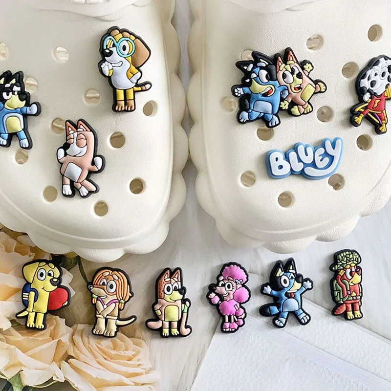 12 Piezas de Accesorios para Zapatillas con Diseño de Bluey, Lindos y Divertidos, de Anime Kawaii, Creativos para Niños, Hebillas de Silicona 3D para Zapatos, Flores para Zapatos, Juguetes, Regalos