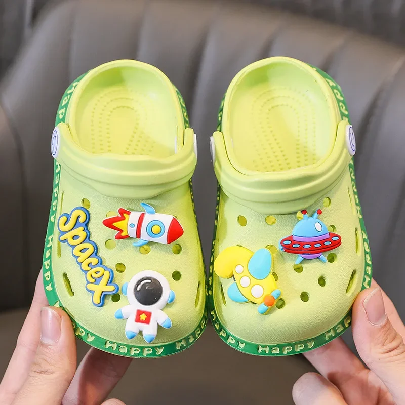 Boys\' Autumn Cartoon Beach Sandals with Toe Protection Design Girls Sandals