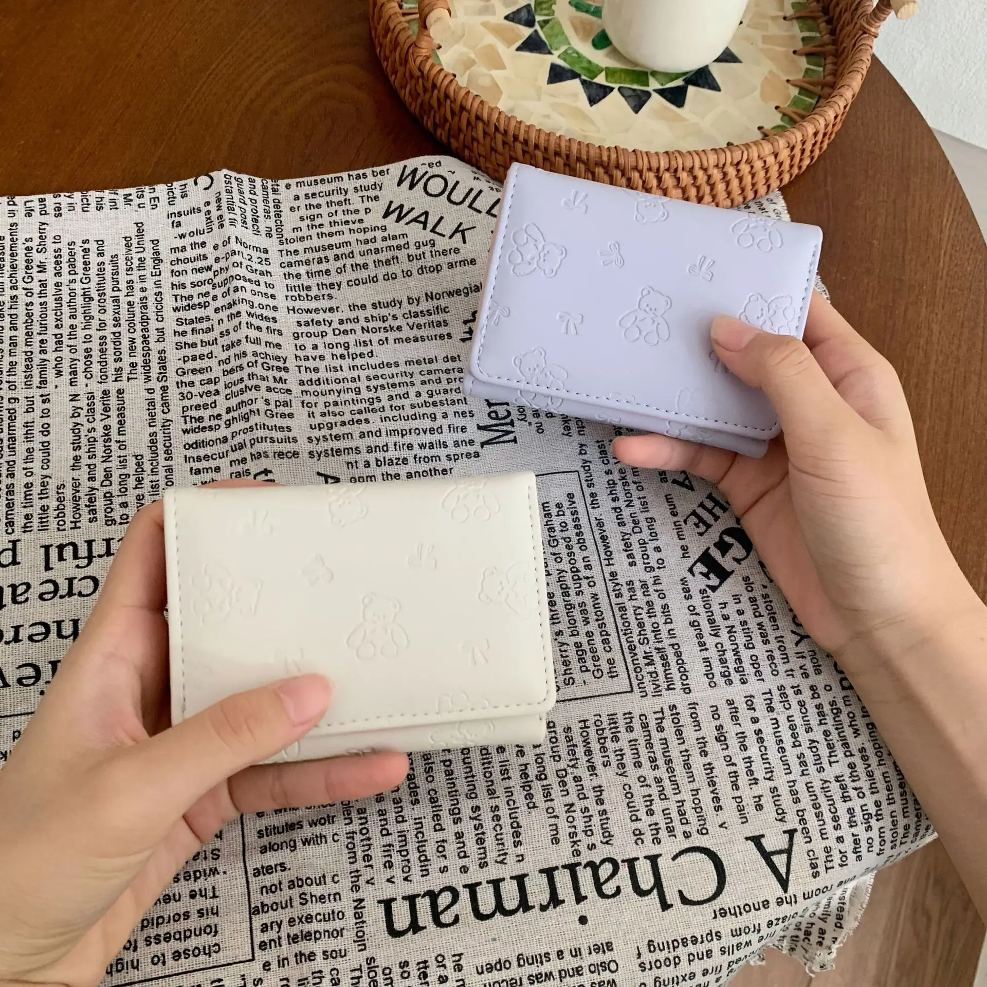 

Женский кошелек с галстуком-бабочкой, короткий простой студенческий кошелек с медведем, элегантный держатель для карт, большая вместительная сумка для карт, кошелек для монет для девочек C324