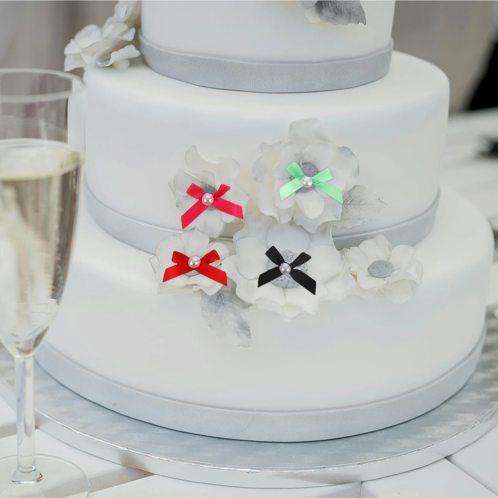 

100Pcs Pearl Bow Cake Toppers Ballet Theme DIY Dessert Decorations Wedding Birthday Party Bows Coquete Bow Cupcake Toppers