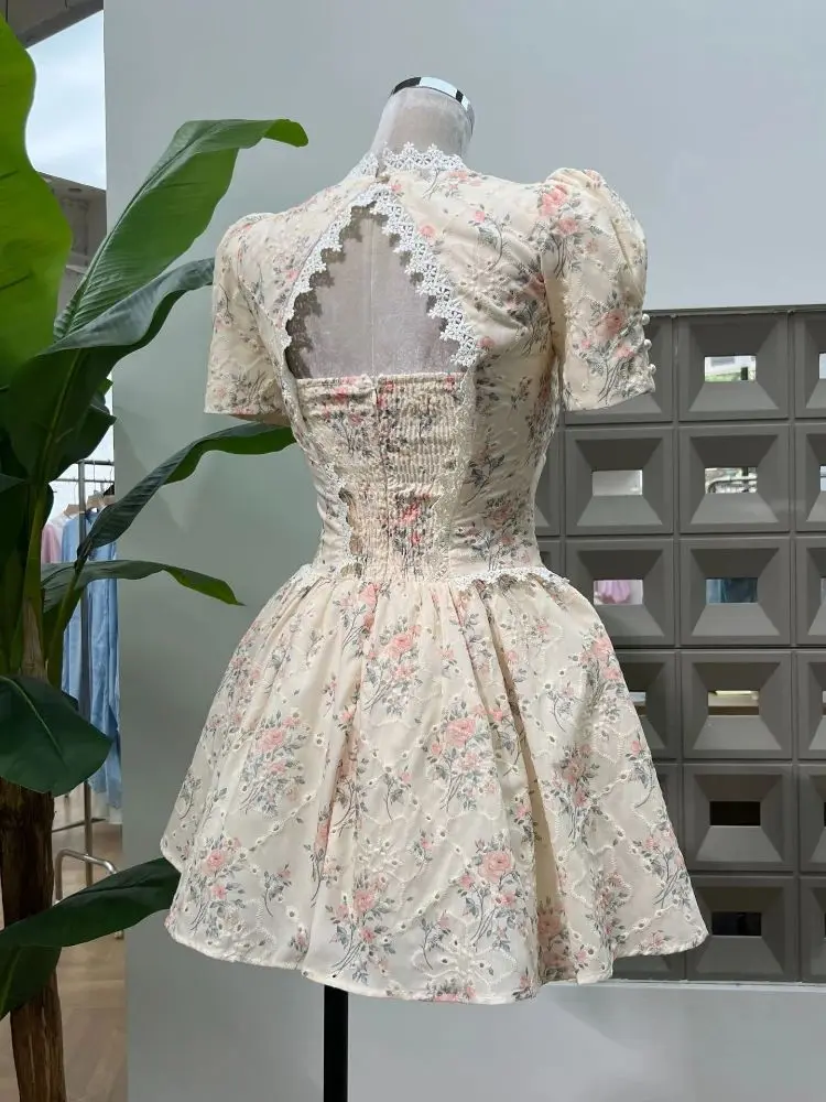 2025 وصول جديد خمر الأزهار طباعة الرجعية المحكمة نمط فقاعة قصيرة الأكمام الدانتيل تقليم المرأة فستان الحفلات المسائية الأنيقة #2