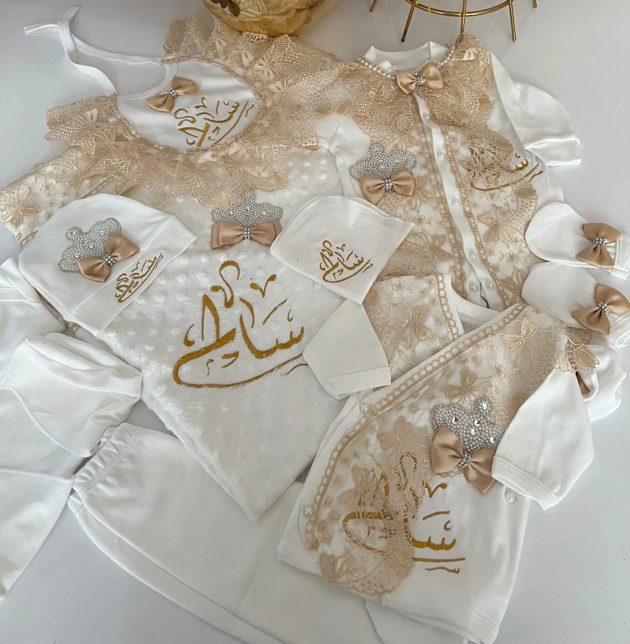 

Dollbling 10pcs Wings Outfits Any Name Personalized Laurel Tree Embroidery Gift Baby Pajamas Hat Welcome Home Ceremonial dress