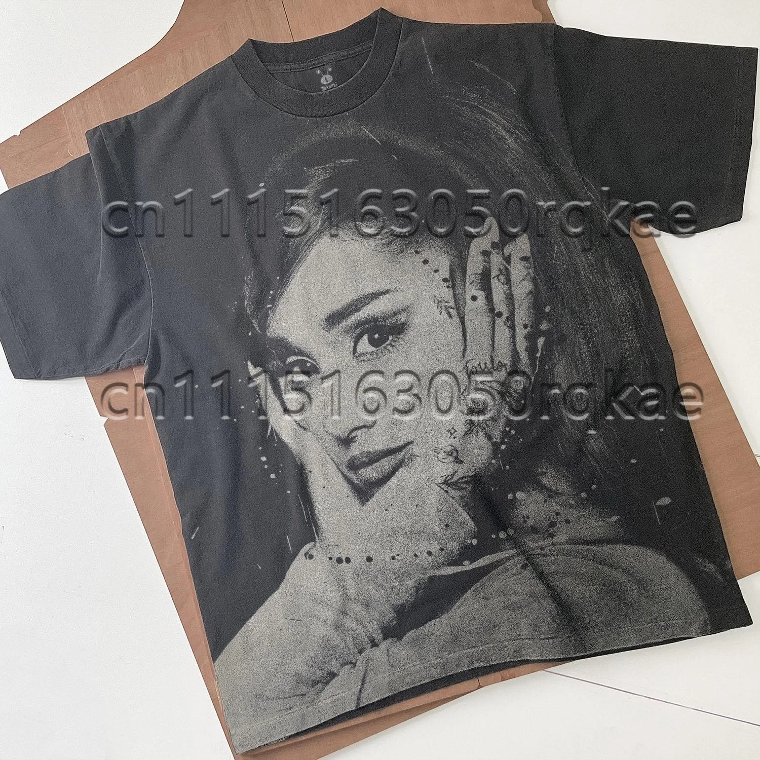 Ariana Grande Tour 2026 T-Shirt zum Gedenken an ihre Musiktour, locker geschnittenes Unisex-Kurzarmshirt, Sommerkleidung für Damen – Detail 6