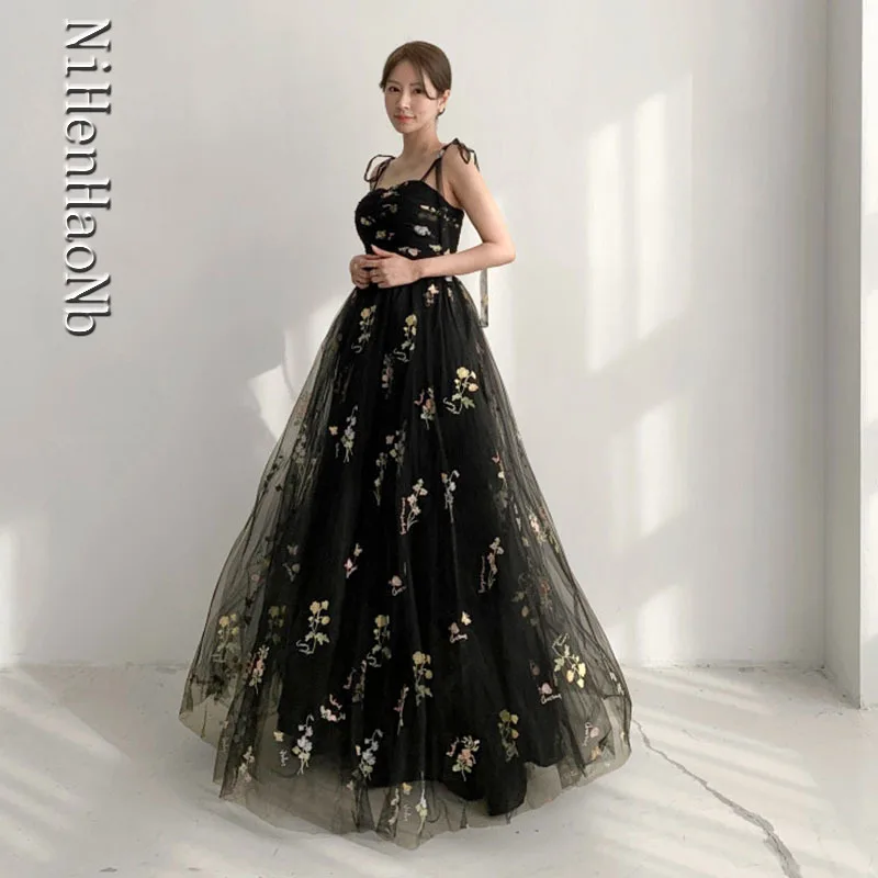 

Fashion Floarl Lace Spaghetti Strap Dress Women's Slim Fit A-line Floor Length Wedding Dresses All Season New