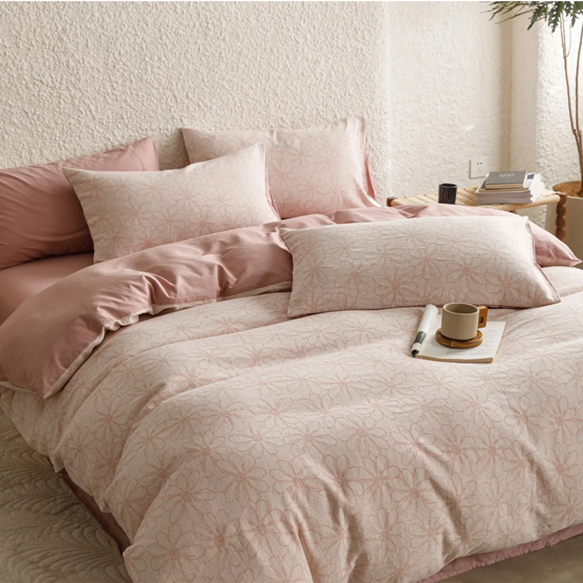 

Luxury 4 Piece Pink Comforter Set , King Size Jacquard Bedding , All Season Floral Bedding Set , Bed Skirt, Pillows & Shams