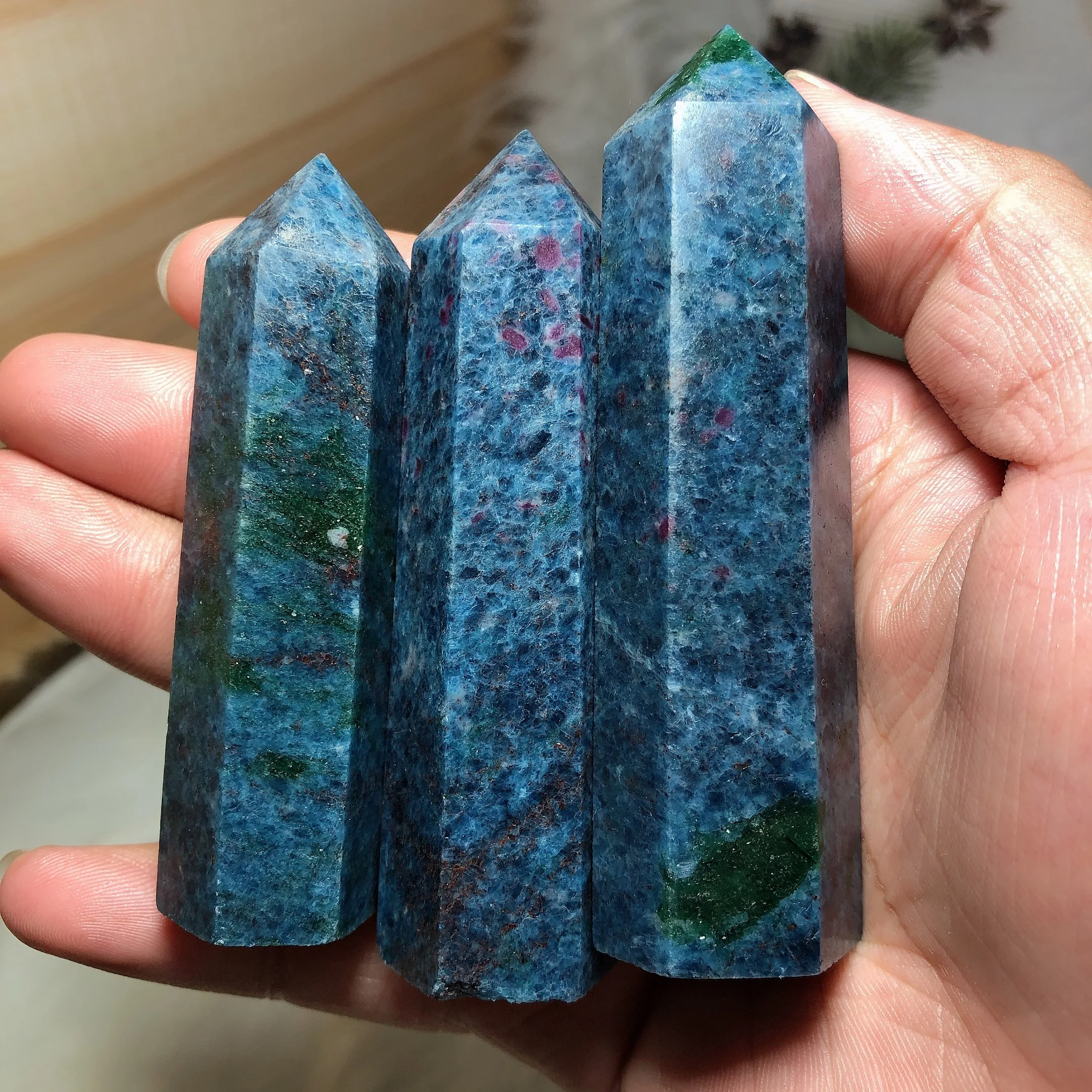 

Healing Natural Crystal Ruby Kyanite Tower Gemstones UV Light Reactive Reiki Energy Mineral Ore For Home Decoration Gift