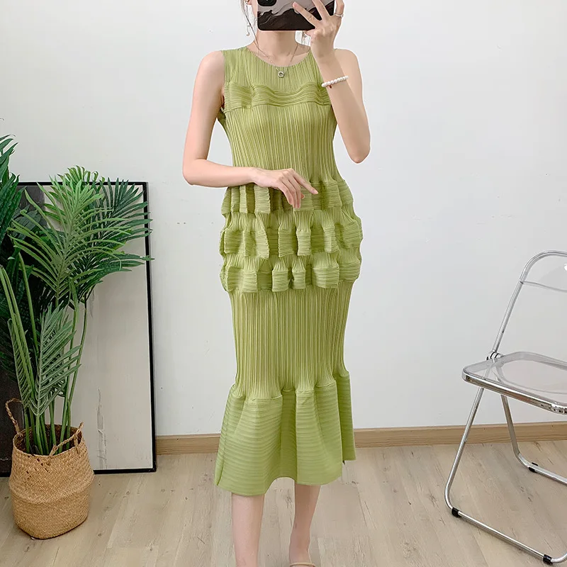 Women's dresses Miyake Pleated fashion High elastic round collar sleeveless fishtail dress