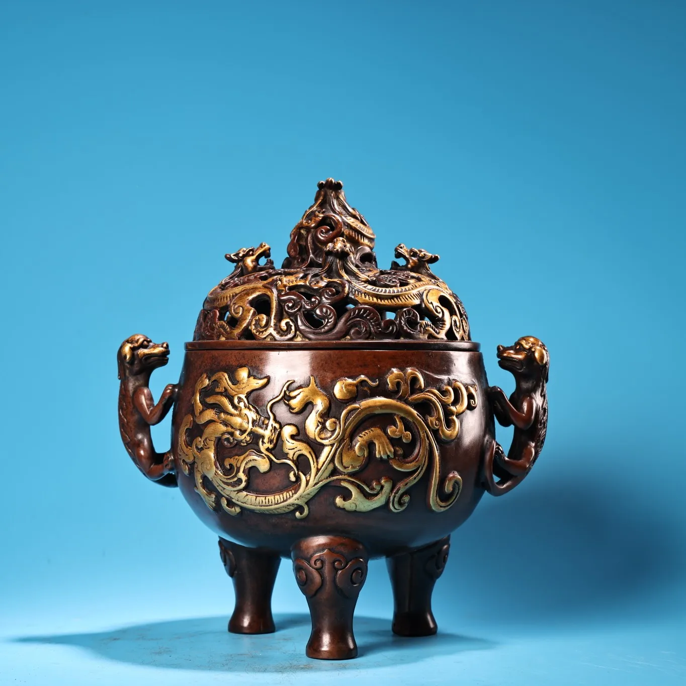 Old Purple Bronze Outline in gold High relief Flower Dragon Pattern Dragon Head Cover Dragon Ear Three Legged Incense Burner