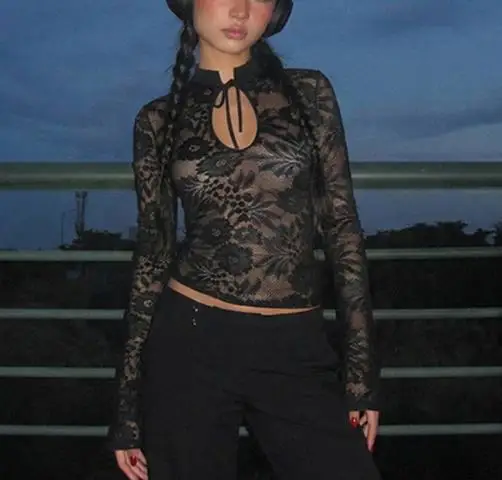 

Women's T-Shirt Summer New Chinese Sexy Spicy Girl Style Crochet Lace Splicing Perspective Hollow Tight Long Sleeved T-Shirt