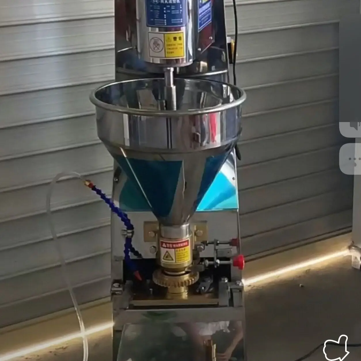 

280 шт./мин. автоматическая машина для производства фрикаделек из говядины, свинины, рыбы, курицы, фрикаделек