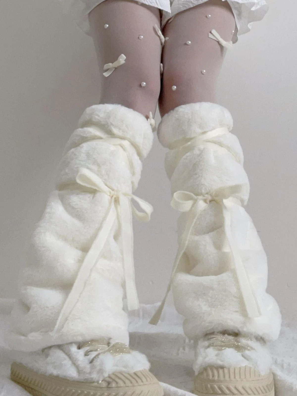 

Autumn and Winter Sweet Fresh Milky White Y2K Babes Bow Straps Leg Cover Cute Warm Hairy Lo Lolita Hairy Pile Socks Cover Women