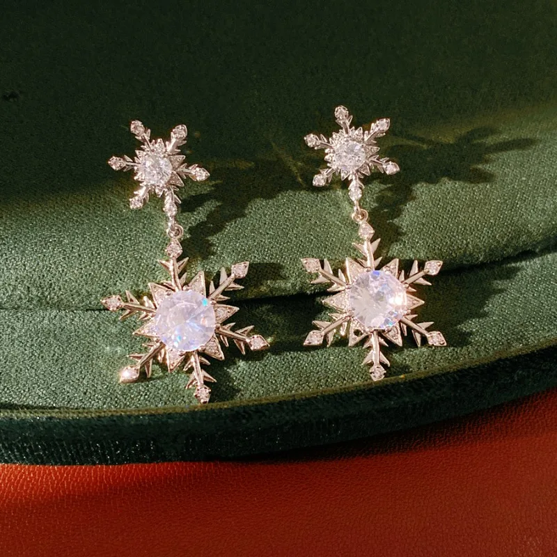 

Shiny Double Layer Snowflake Stud Earrings For Women Sparkling New Year Party Fashion Jewelry Gift