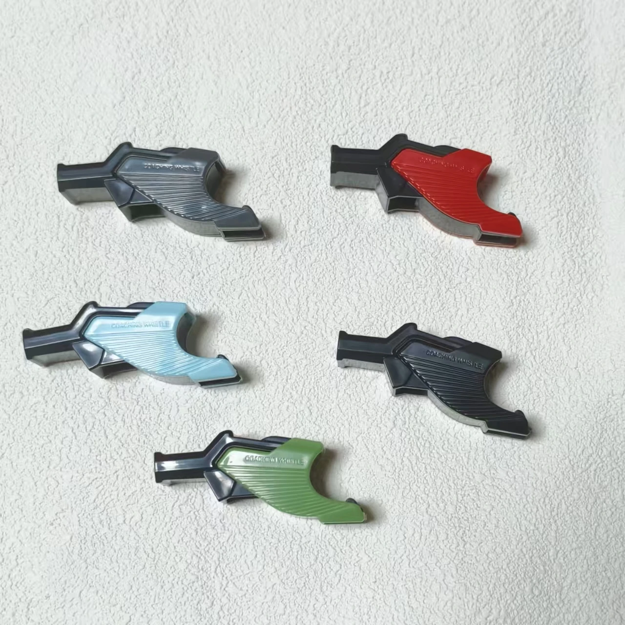 20 قطعة من صفارة حكم دولفين الجديدة بصوت عالٍ وسهلة النفخ بألوان غنية