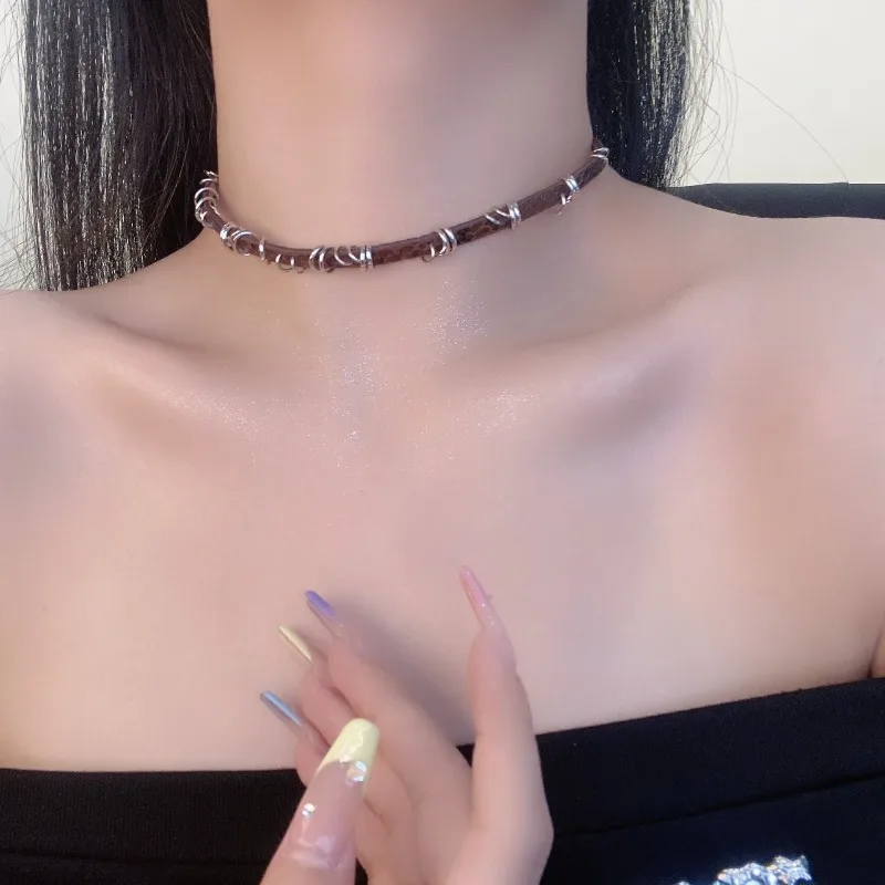 Red Brown Vintage Irregular Metal Circle Fine Leather Necklace Choker Gothic Sweet Cool Retro Leather Collar Choker Jewelry Y2K