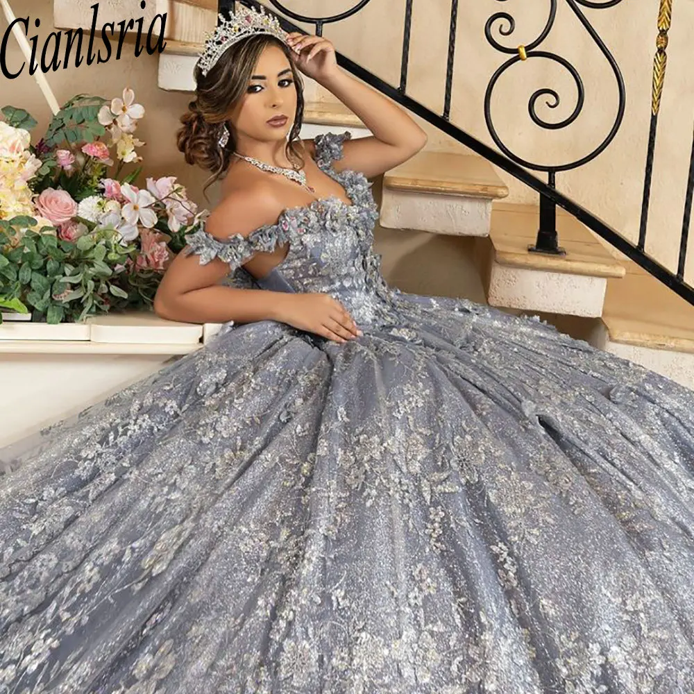 Abiti da Quinceanera in pizzo con paillettes di cristallo scintillante grigio abito da ballo con spalle scoperte fiori 3D Appliques pizzo dolce 15 compleanno