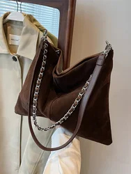 Borsa a tracolla con catene in pelle scamosciata da donna di moda autunnale borsa a secchiello per pendolari di grande capacità popolare borsa a tracolla Versatile semplice