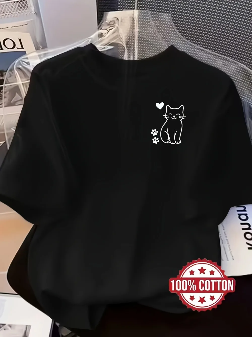 Herzförmiges, niedliches Katzen-Logo auf der Brust, bedrucktes Muster, Rundhalsausschnitt, kurzärmeliges, bequemes und atmungsaktives Freizeit-T-Shirt für den Alltag. – Detail 10