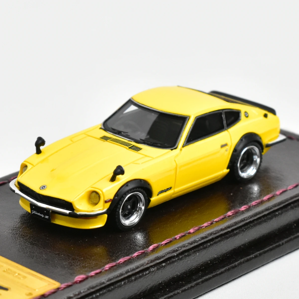 الإشعال IG 1:64 FAIRLADY S30 الراتنج دييكاست نموذج سيارة