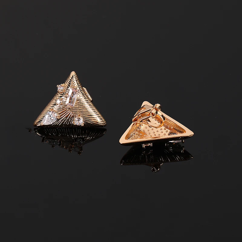 Vintage Geometric Triangle Metal With Zirconia Clip On Earrings Golden Personality Non-pierced Ear Clips for Women Jewelry