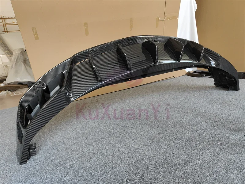 For Lamborghini  Suv Urus M style Dry carbon fiber rear diffuser body kit front bar edge side skirt