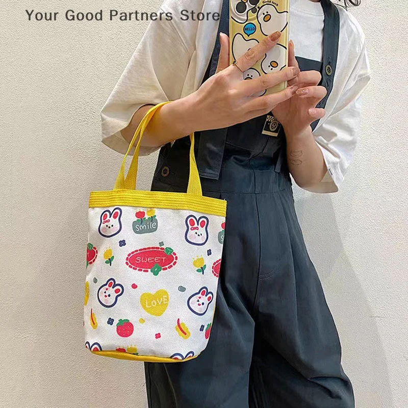 Tas Ember Grafiti Pola Hewan Lucu Portabel Tas Silinder Cetak Ins Tas Bento Kanvas Tas Kotak Makan Siang Genggam