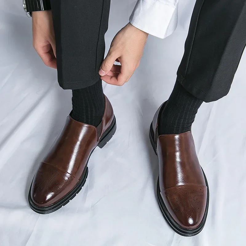 Loafers Men PU Block Carved Thick Sole Business Formal Shoes Simple Comfortable Breathable Men Wedding Shoes Large Sizes 38-46