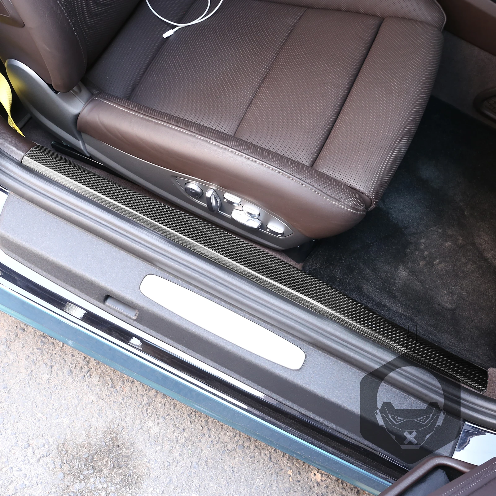 LHD RHD سيارة حقيقية الجافة ألياف الكربون العتبة الداخلية عتبة الباب قطاع غطاء لوحة الكسوة لبورشه 911 718 كايمان بوكستر 2016-2019