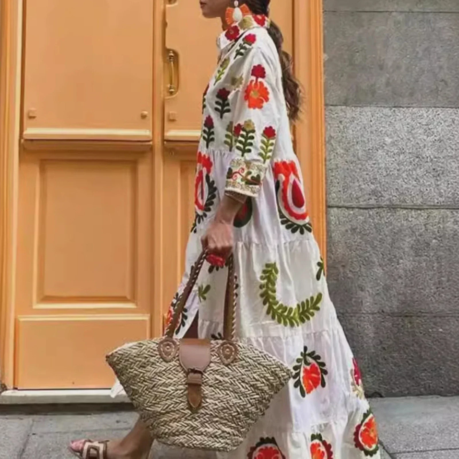 ชุดเดรสเชิ้ตยาวลายดอกไม้ของผู้หญิง 3/4 แขนเสื้อคอปกปุ่มขึ้นเดรสหลวมพลิ้วไหว