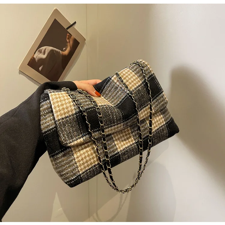

2025 New Tweed Plaid Bag for Women Autumn Winter Popular Versatile Shoulder Crossbody Bag Retro Color Block Purse