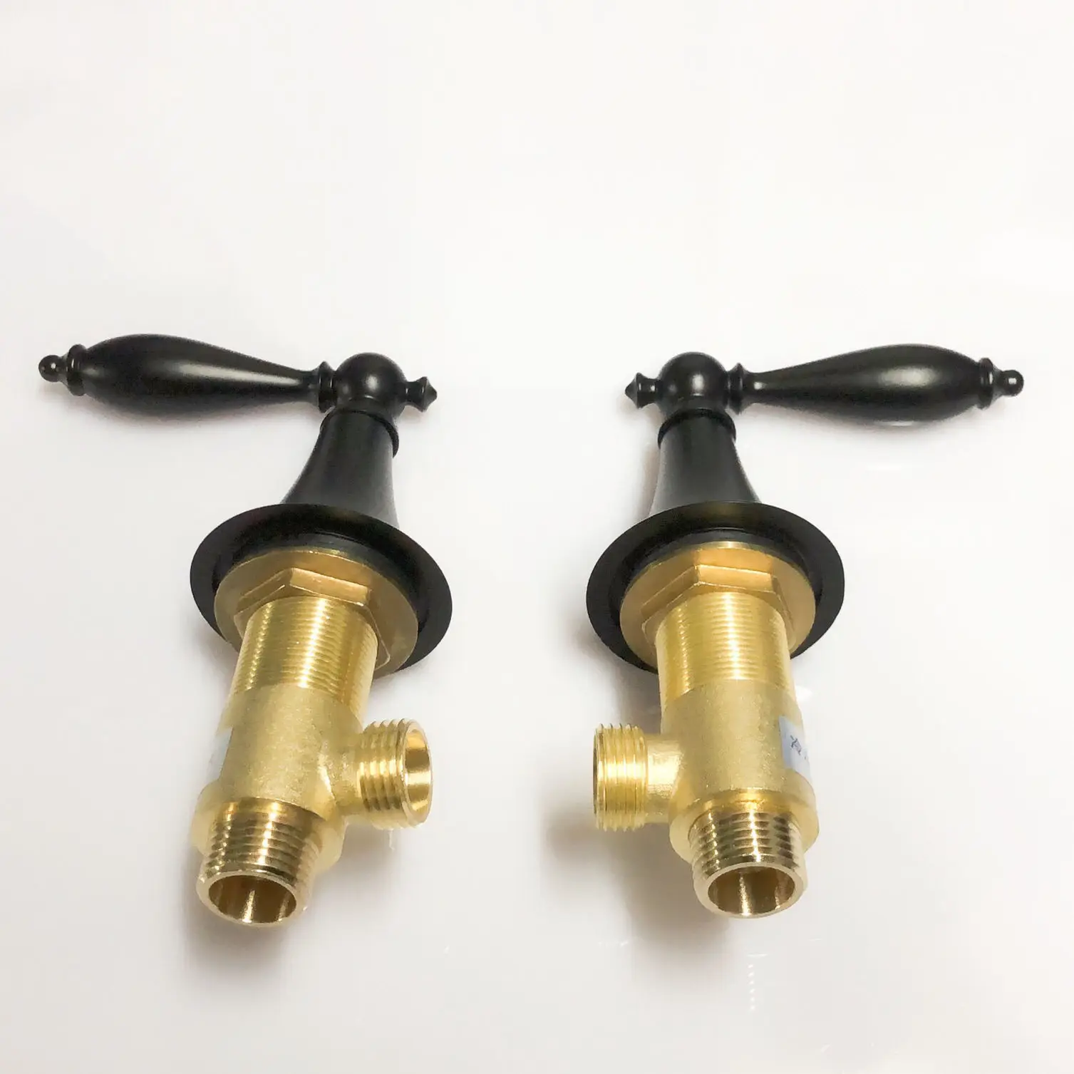 Brass One Inlet One Outlet Switch,Cold Water Switch Or Hot Water Switch For 3 Hole Basin Faucet Bathtub 5-hole Faucet Switch