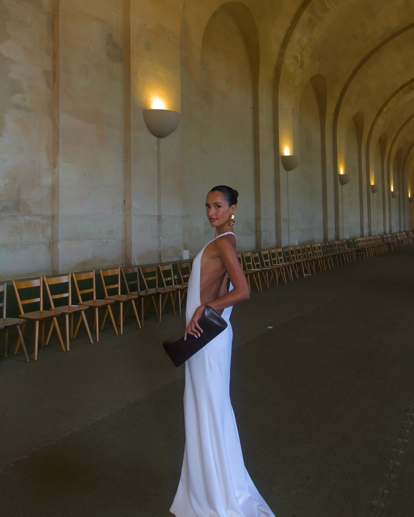Vestido de noche elegante de seda blanca para mujer, vestido largo con escote en V profundo, tirantes finos, silueta ajustada, vestido Formal para fiesta de graduación y boda