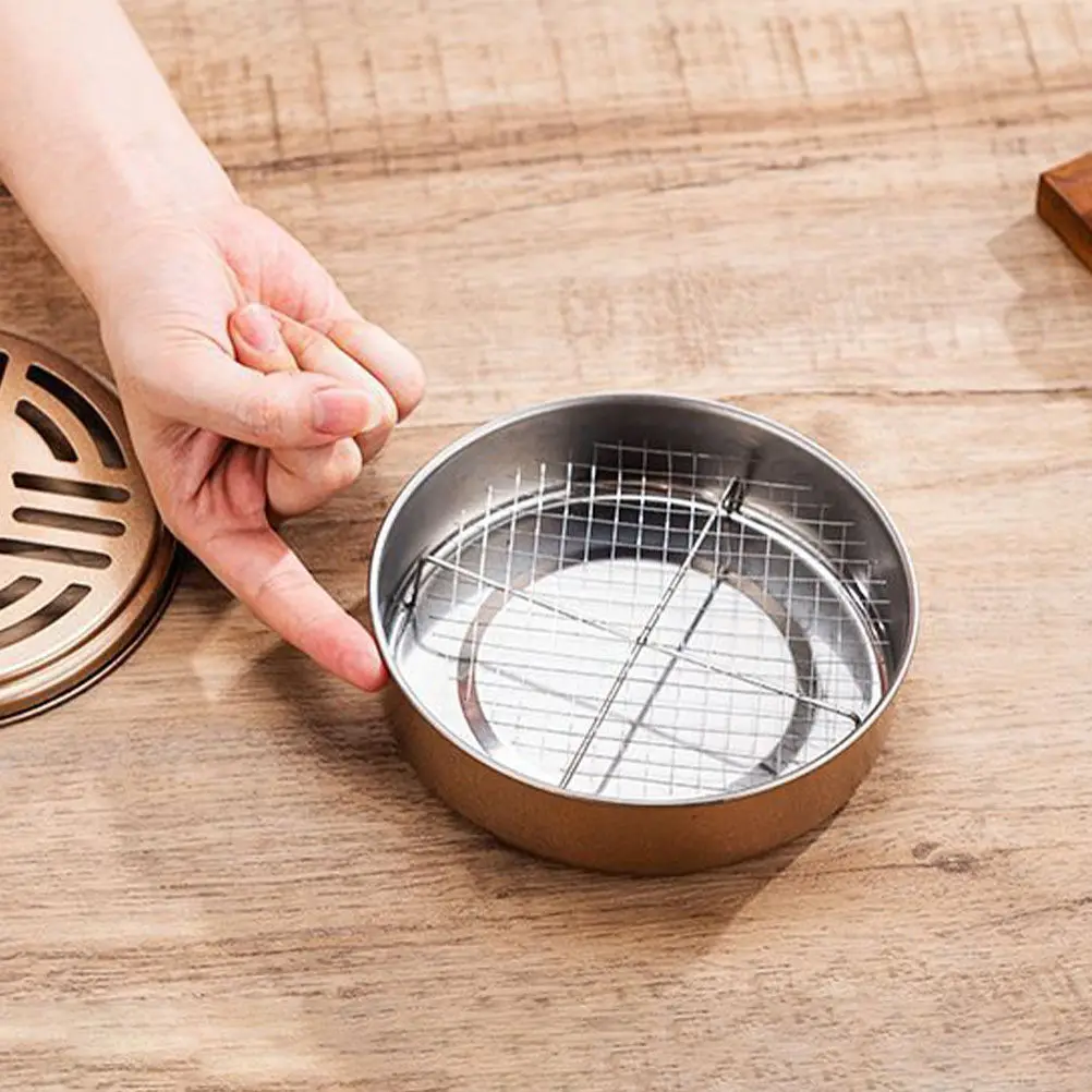 

4Pcs Round Hollow Metal Case with Fine Workmanship Portable Fireproof Incense Holder for Office Home