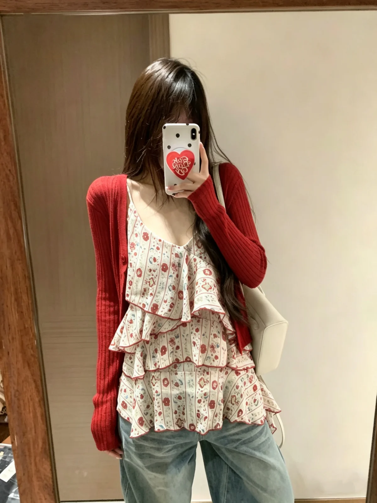 

Модный вязаный красный комплект с длинными рукавами для женщин: летний антивозрастной топ с цветочным принтом и бретелями, костюм-двойка, подходящий для весеннего сезона