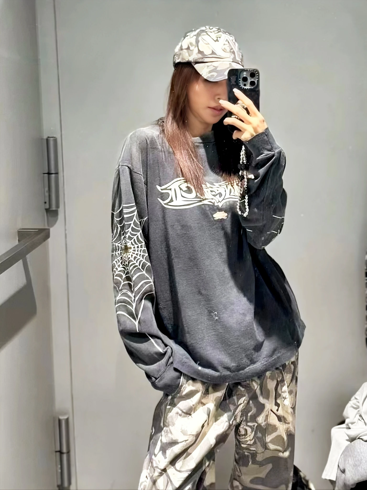 

Свободная футболка с длинным рукавом в стиле американского хай-стрит с принтом «Паутина» и эффектом чернильных брызг, винтажная, из хлопка, для молодежи