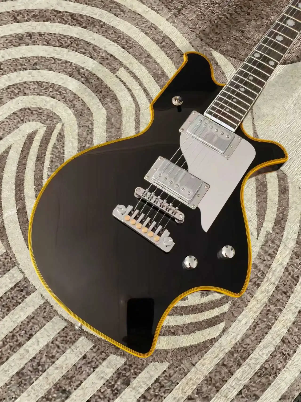 Hot‑selling Dream Fernan MV 480HT TOMOYASU HOTEI Signature Black Electric Guitar, TP Bridge, Silver Pickguard, Yellow Binding