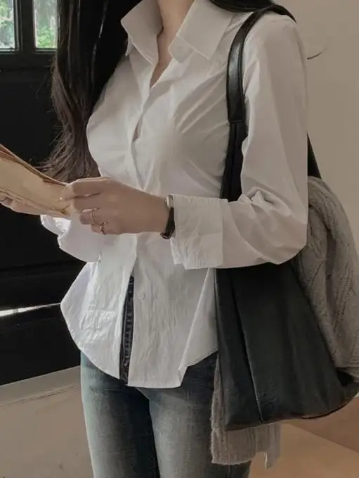 

2025 Autumn Solid Color Lapel Waist Slimming Long Sleeved Shirt for Women, Versatile and Simple Commuting Long Sleeved Shirt