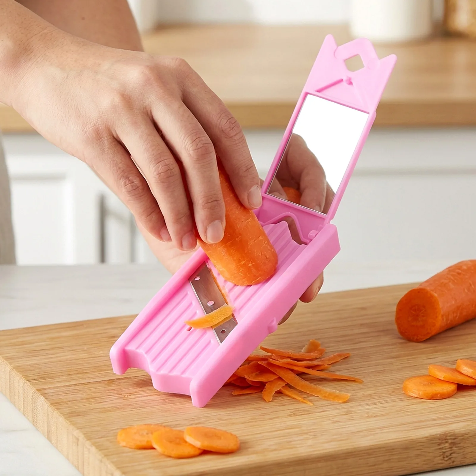 Beauty Cucumber Slicer Cutter Creative Facial Mask Thin Slices Cucumber Cutter Mirror Vegetable Fruit Slicer Tool Random Color