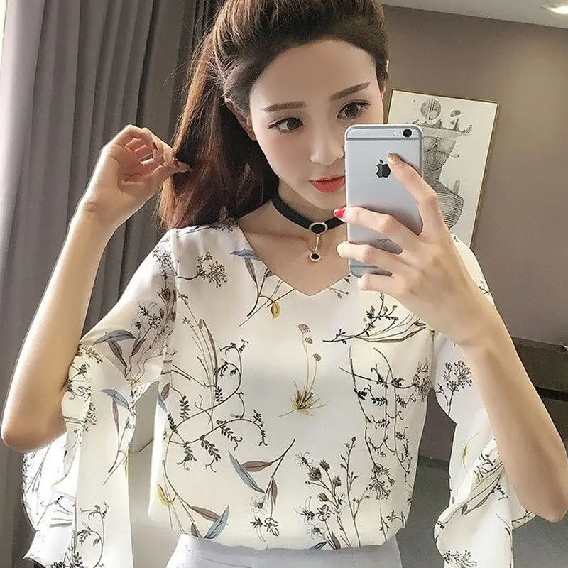 Western Style Summer New Chiffon Women\'s Shirt Floral Printed Oversized Flare Sleeve Commuting Beautiful Slimming Top for Women