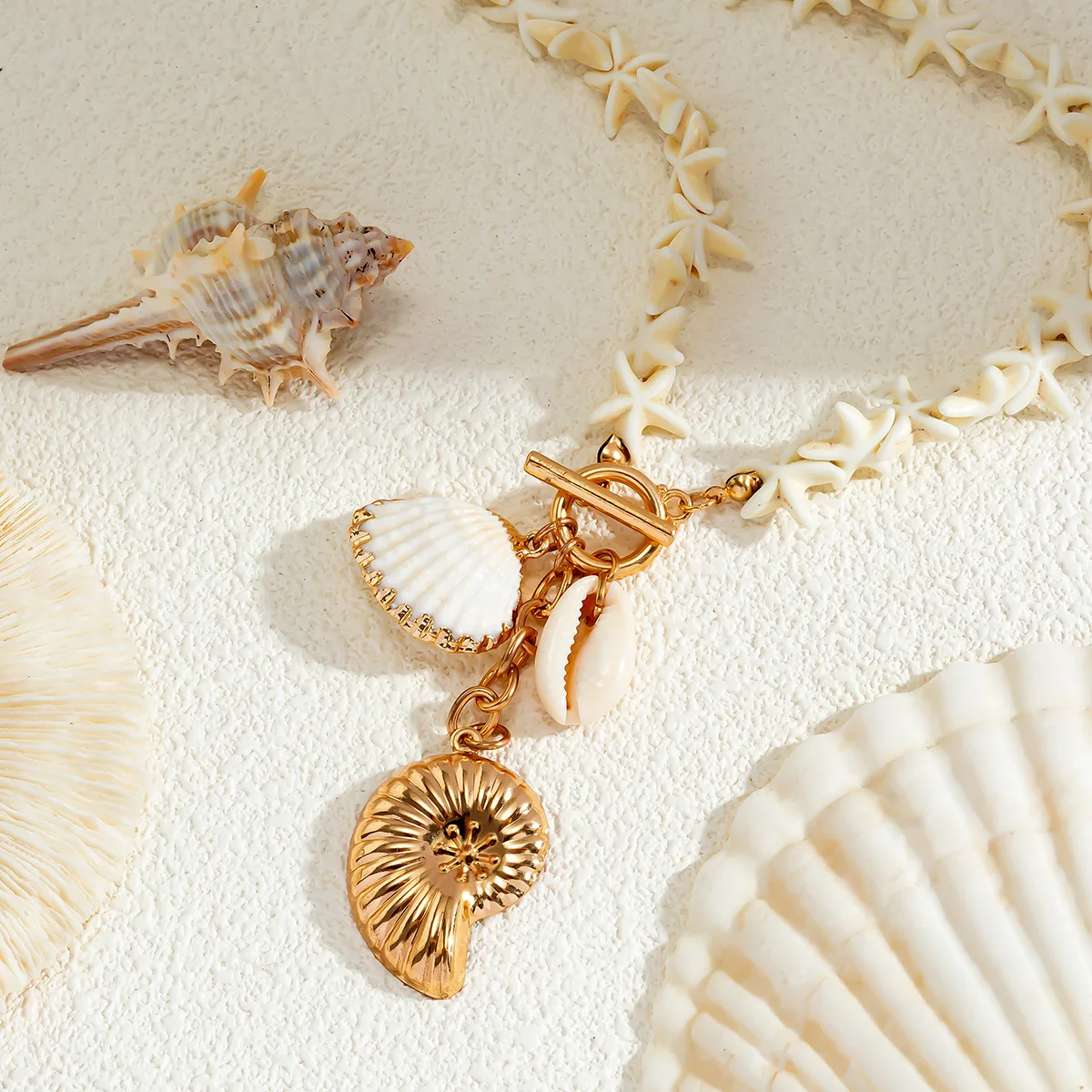 Boho Gold Metal Conch Shell Colar com pingente para mulheres, simples estrela branca do mar, meninas de tecelagem artesanal, joias de praia, 2024